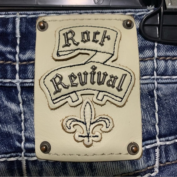 NWOT!! Rock Revival Blue Jeans
